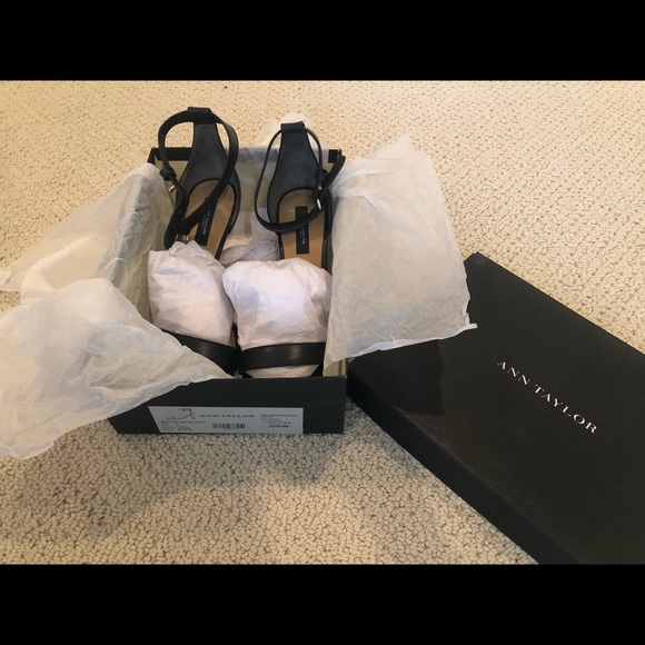 NWT Ann Taylor Heeled Sandals, size 9 - Picture 5 of 8